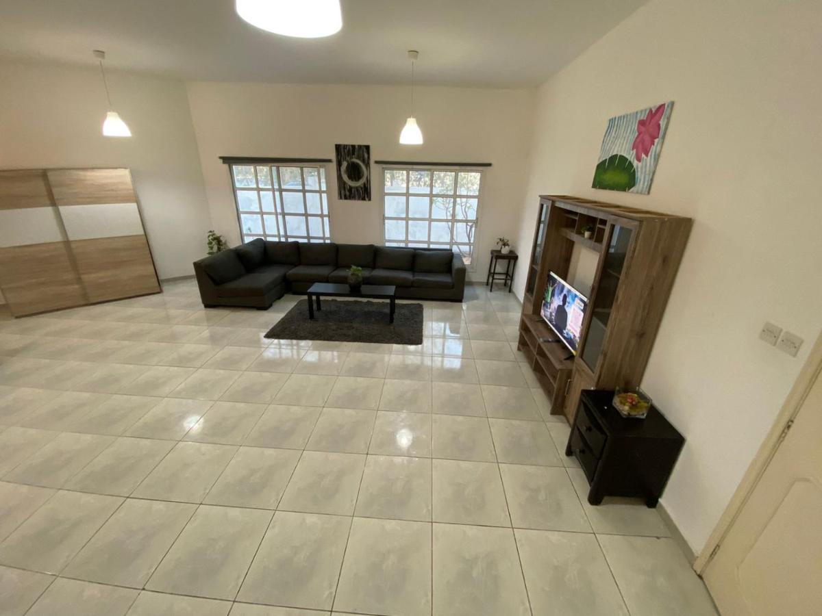 Comfortable Private Rooms In Compound Housing Dubaj Zewnętrze zdjęcie
