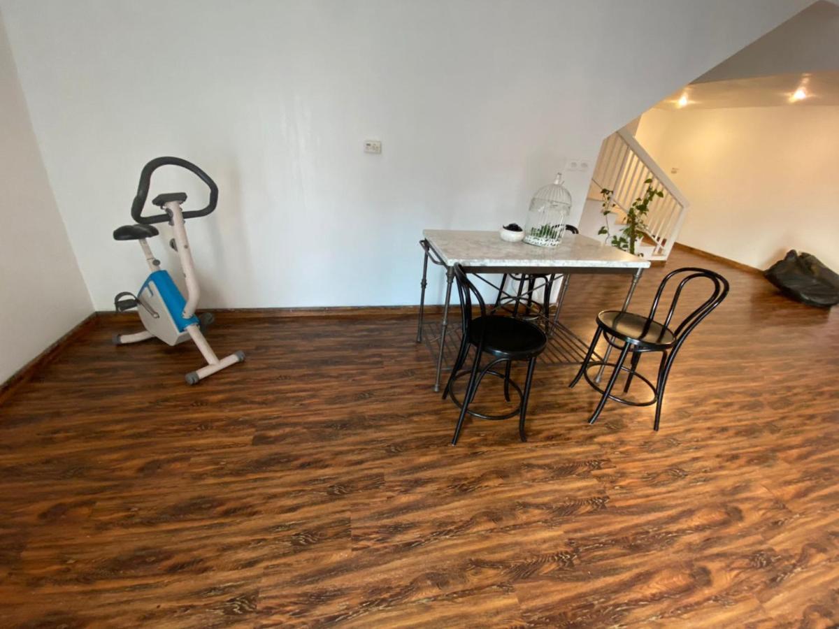 Comfortable Private Rooms In Compound Housing Dubaj Zewnętrze zdjęcie