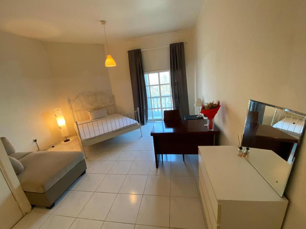 Comfortable Private Rooms In Compound Housing Dubaj Zewnętrze zdjęcie
