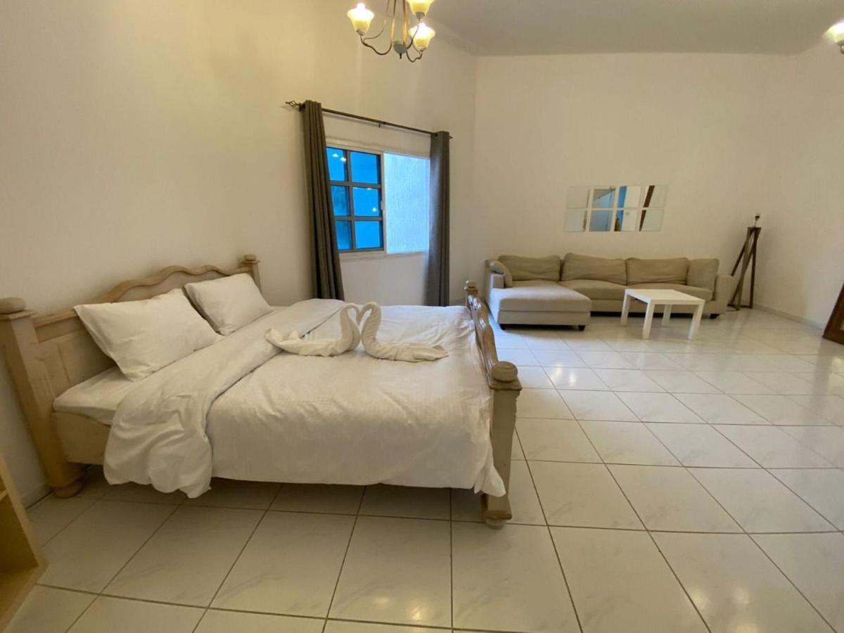 Comfortable Private Rooms In Compound Housing Dubaj Zewnętrze zdjęcie