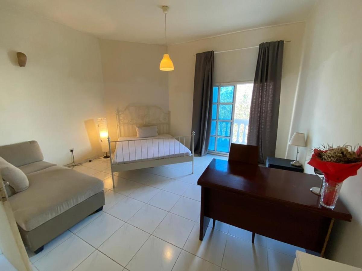 Comfortable Private Rooms In Compound Housing Dubaj Zewnętrze zdjęcie